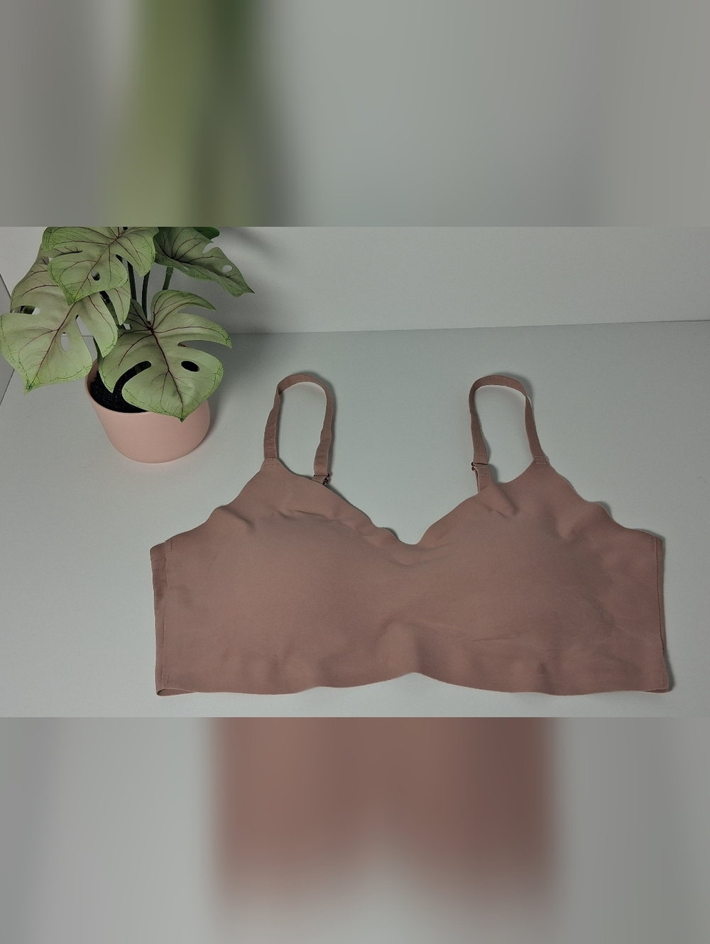 Danskin seamless scoop bralette in mauve taupe Size M
